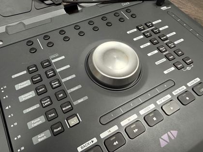 Avid-Dock iPad / Android tablet control 